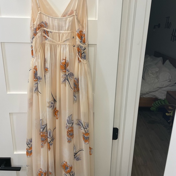 Floral Midi Dress - Picture 4 of 5